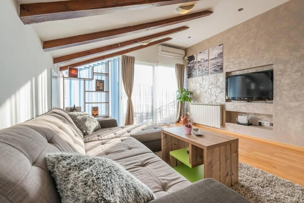 Marina Deluxe